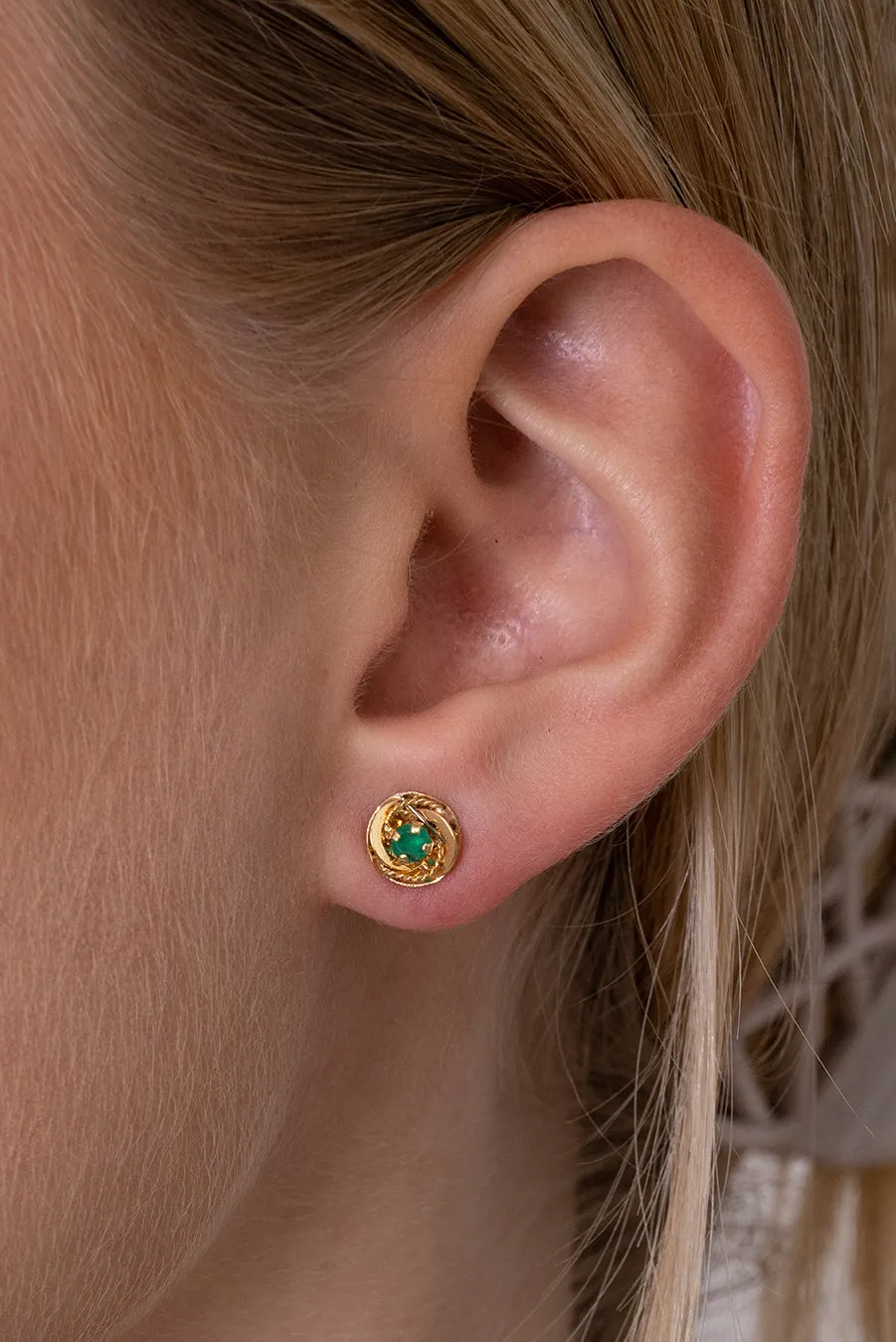 Emerald, 18-karat gold, Colombian emerald and gold flower stud earrings