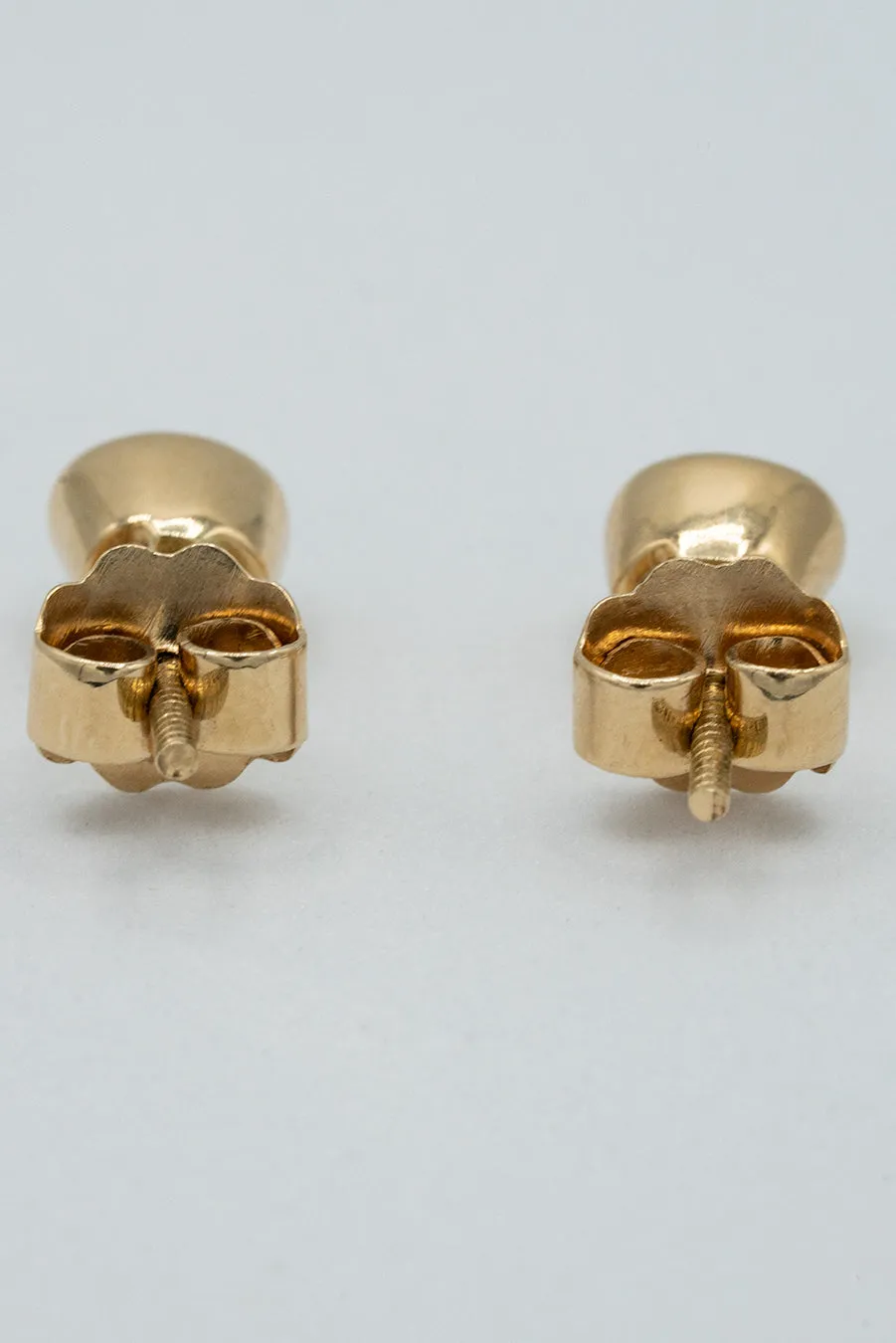 Emerald, 18-karat gold, Colombian emerald stud earrings