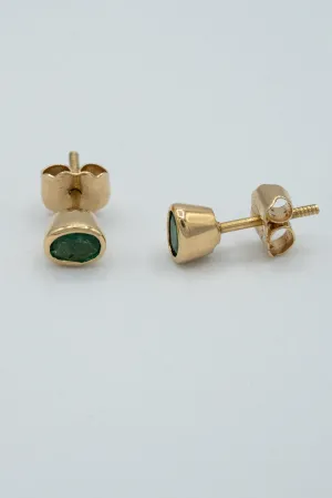 Emerald, 18-karat gold, Colombian emerald stud earrings