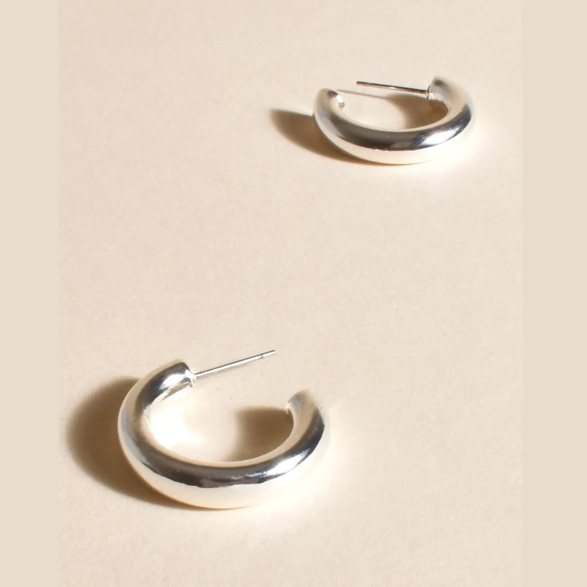 Isla Mid Tube Hoop Earrings (Silver)